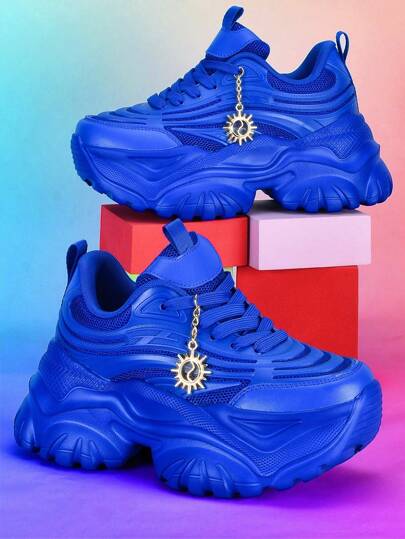 Women Fashion Casual Sport Shoes With Sunflower Metal Decor Pendant, Outdoor All Season Platform High Heel Sneakers, Lightweight Shock Absorbing Breathable Mesh Lace-Up Round Toe Casual Shoes For College Students, Daily Wear, Dating, Gym, Office,Anti-Slip, Elevator 7CM