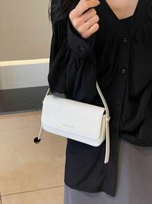 Borsa a spalla di alta qualità da donna, modello 2025, di moda semplice, colore tinta unita bordeaux, borsa minimalista da donna con fibbia, borsa a spalla a tinta unita dal design pulito ed elegante, adatta per la scuola, gli spostamenti e il tempo libero, borsa quadrata mini con finitura opaca