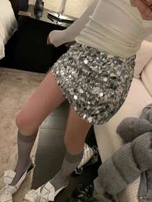 Falda de mujer de moda brillante con lentejuelas plateadas, falda de cadera plateada, falda brillante de media longitud, diseño de moda de alta gama, falda corta para mujer - Plateado - Ver 1