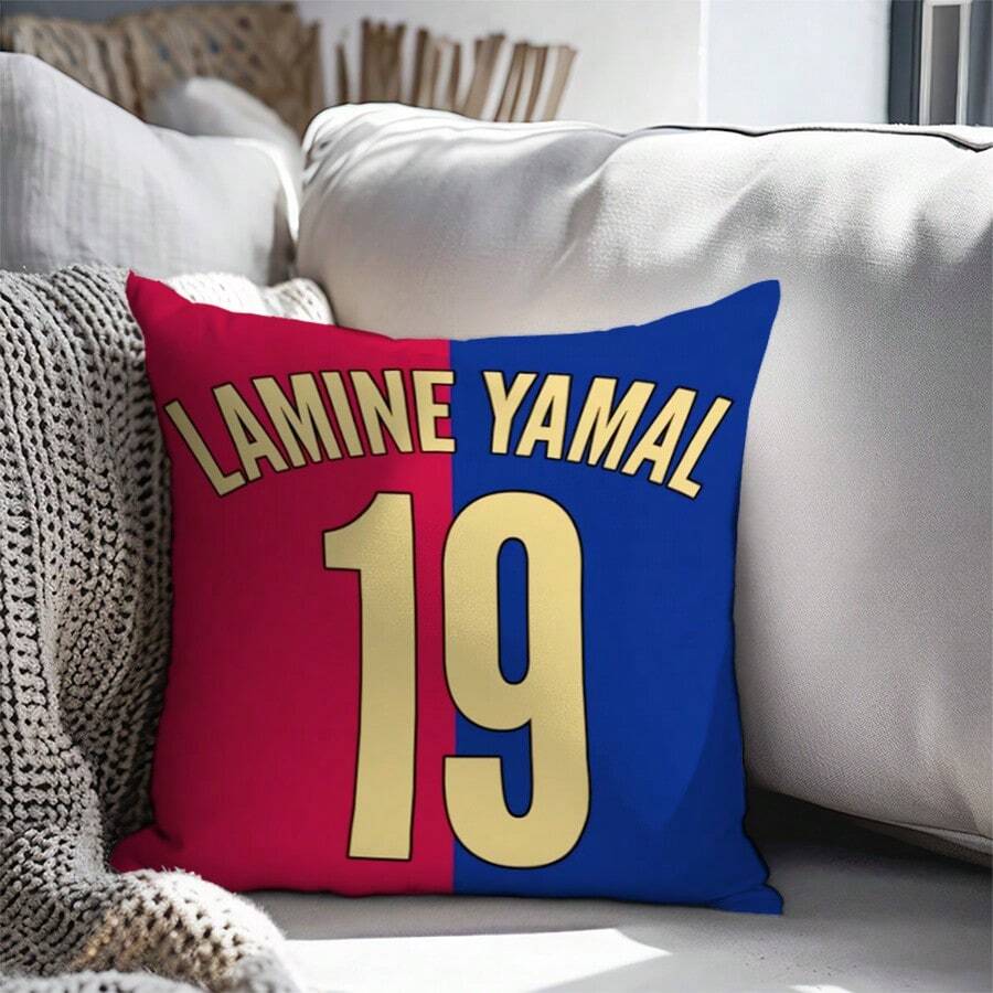 1个复古涤纶抱枕套，45*45厘米，巴塞罗那足球俱乐部图案，拉链封口，可机洗，不含枕芯，适用于各种房间，返校礼物，足球迷礼物 - 彩色 - 查看 1