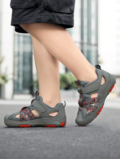 Kids Closed Toe Sports Sandals, Breathable Protective Toe Beach Sandals. Suitable For Daily Wear, Sports, Leisure Activities, And Beach Walking