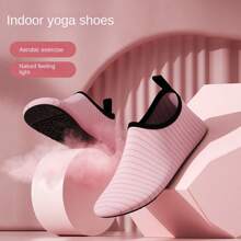 1pc Water Sports Shoes Barefoot Quick Drying Water Yoga Socks A Slip-On Beach Swimming Surf Adventure Yoga Sports Beach Casual Sandals Fitness Shoes, Beach Essentials, Beach Accessories, Pool Float