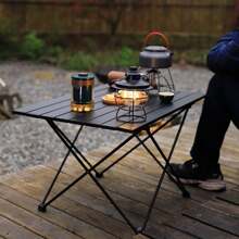 Une table de camping pliante, table de plage portable, petite table de pique-nique à dos en aluminium pour la cuisine en plein air, le barbecue, la randonnée, l'aviron et les voyages, disponible en différentes tailles