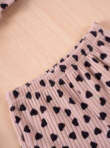 Set de 2 piezas de top de manga corta y pantalones cortos con estampado de corazones para niñas, para verano