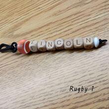 1 móc khóa tên tùy chỉnh, hạt gỗ viết tắt, bóng đá/bóng rổ/bóng chày/bóng bầu dục/bóng chuyền/quần vợt thể thao quà tặng cá nhân, quà tặng tốt nghiệp cho bạn trai, nam giới - móc khóa hạt gỗ - Xem 14