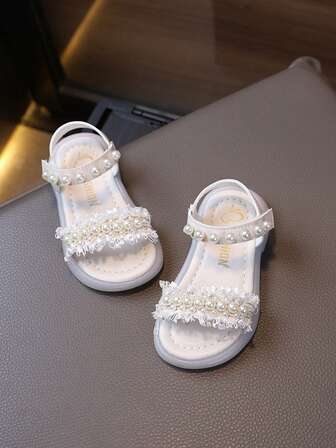 1 par de sandalias planas con adorno de perlas, diseño de , abiertas de dedo, de moda para el verano, para niñas pequeñas