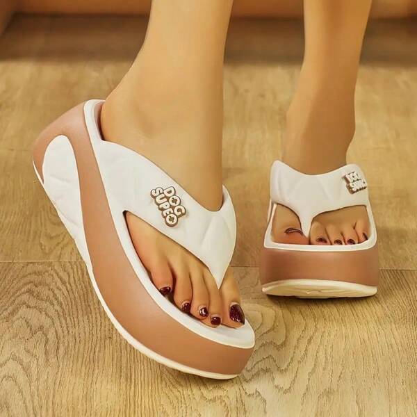 Tongs à semelle épaisse pour femmes, sandales compensées respirantes simples, douces et amicales pour la peau pour les femmes de petite taille