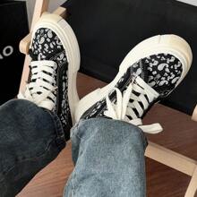 Men Skateboarding Shoes