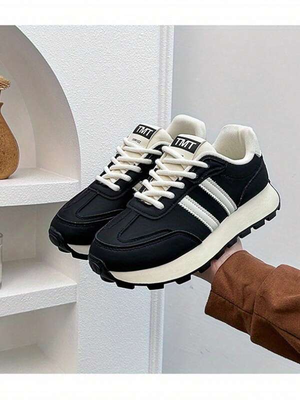 Super Goddess, damskie buty sportowe na co dzień, białe, nowe buty podwyższające z grubą podeszwą, modne i uniwersalne, odpowiednie na wiosnę/lato/jesień 2025, idealne na zajęcia na świeżym powietrzu, takie jak wędrówki, jazda na deskorolce, oddychające, buty z płaską podeszwą