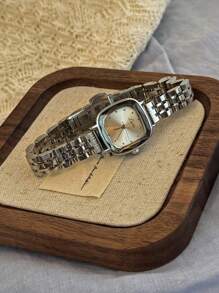 1 nuevo reloj de cuarzo dorado de estilo clásico francés retro, de alta gama, elegante y pequeño, con una pulsera de acero inoxidable sólido de alta calidad y hebilla de mariposa, de estilo artístico de moda y sencillo, de diseño de nicho elegante y encantador, apto para uso diario y como regalo de cumpleaños