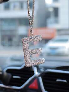 1 件 A-Z 形水钻汽车后视镜挂饰，适用于包包和汽车后视镜装饰