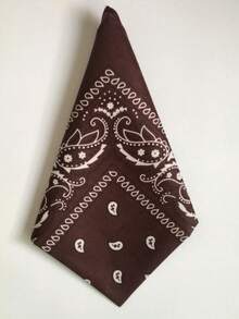 بندانا بطول 21 إنش مصنوع من البوليستر مزخرف بنقشة البيزلي متميزة بتصميم سريع الجفاف وماص للعرق، اختيار مثالي للهدايا