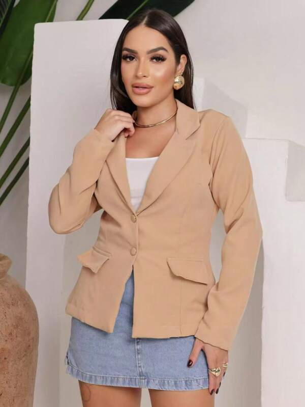 blazer feminino com botões e bolso falso