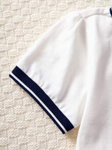 Vestido Casual de Estilo Escolar para Meninas, Vestido Plissado Branco de Manga Curta com Colarinho Polo e Bordado de Coelho Fofo para Crianças Pequenas, Roupas Leves de Verão