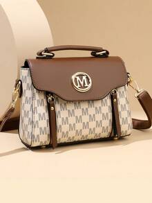 复古简约印花斜挎包，可调节 PU 肩带，翻盖开合