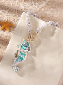 1 Stück handgemachte boho-Stil Halskette mit Naturstein Perle, Stoff Kaktus & Seepferdchen Anhänger, geeignet für Damen Strand Urlaub, Lässig Alltag, Reisegeschenk für Familie und Freunde. Handgefertigt, leichte Abweichungen in Form, Zubehörmenge und Farbe können auftreten.