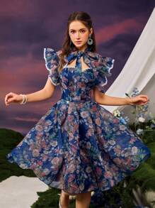 Faeriesty Princess Beauty Elegant Heart Neckline A-Line Dress With Butterfly Sleeves - Flowy Spring-Summer Dress For Daytime Gatherings, Picnics, Brunch Dates, Park Strolls, Casual Outings