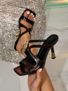 1 paio di eleganti ciabatte di plastica PVC con colore unito e strass, adatte per l'uso esterno, per l'estate