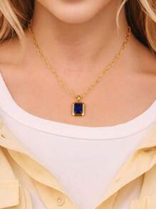 Elegant Gold Plated Alloy Synthetic Gemstone Crystal Square Pendant Geometric Cut Design Women's Pendent Necklaces For Daily & Party Occasions