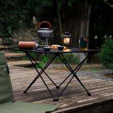 Une table de camping pliante, table de plage portable, petite table de pique-nique à dos en aluminium pour la cuisine en plein air, le barbecue, la randonnée, l'aviron et les voyages, disponible en différentes tailles