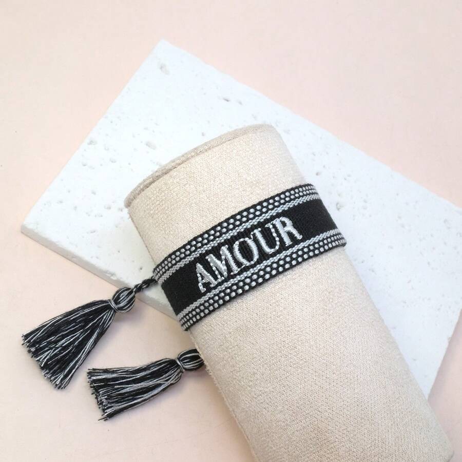 1 pieza Pulsera de estilo vintage hecha a mano con bordado francés "AMOUR", adecuada para parejas, regalo festivo, cuerda de bendición