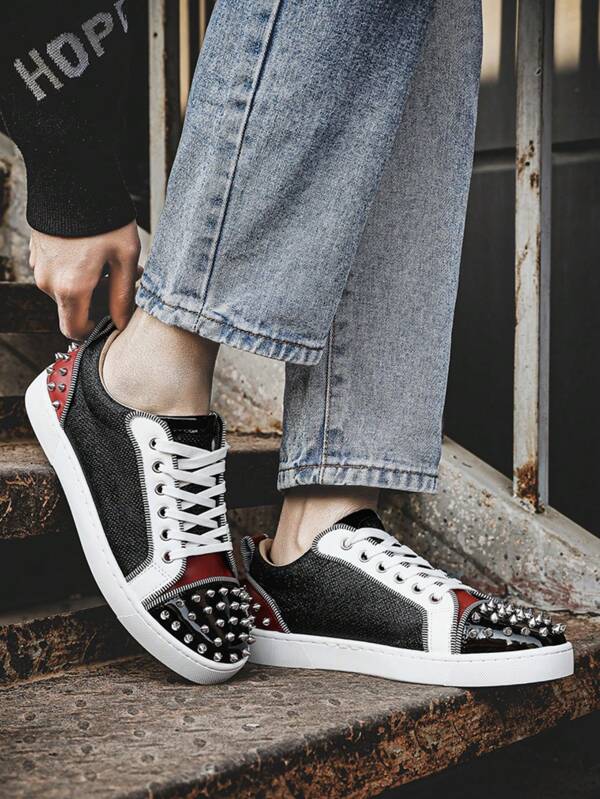 Men's Punk Style Low-Top Round Toe Breathable Stylish High-End Leather Durable Non-Slip Red Bottom Casual Shoes With Rivet Decor, Versatile Fashionable Studded Sneakers Suitable For Teenagers, Parties, Outdoor Activities And Travel