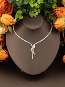 1 套高品质奢华优雅方晶锆石藤蔓设计珠宝套装，包括 1 对耳环、1 条项链、1 条手链、1 个戒指，适合婚礼、派对佩戴（不含礼品盒） - 銀色 - 查看 3