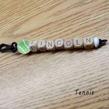 1 móc khóa tên tùy chỉnh, hạt gỗ viết tắt, bóng đá/bóng rổ/bóng chày/bóng bầu dục/bóng chuyền/quần vợt thể thao quà tặng cá nhân, quà tặng tốt nghiệp cho bạn trai, nam giới - móc khóa hạt gỗ - Xem 24