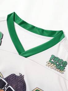 Basketball & American Football inspiriertes, locker sitzendes V-Ausschnitt Kurzarm T-Shirt, Retro sportlicher Hip-Hop Stil Oberteil, geeignet als Geschenk für Ehemann/Freund, Grafik T-Shirt mit Nummer- & Buchstaben-Muster