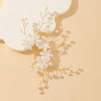 1pc Handcrafted Golden Crystal Leaf Ear Cuff For Women, Non-Piercing Ear Clip On Jewelry, Suitable For Daily Wear As Gift
