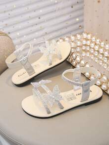 1 Đôi Sandal đế bằng trong suốt đính đá lấp lánh hình bướm thời trang xinh đẹp cho bé gái, phong cách tiên nữ, rất thích hợp để mặc vào mùa hè - Màu be - Xem 9