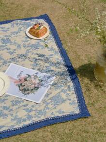 1pc French Romantic Vintage Floral Print Picnic Mat, Navy Blue Lace Trim, Thick & Durable, Multipurpose Covering Blanket Perfect For Outdoor Picnic, Family Gathering, Backyard, Afternoon Tea, Photography Background, Suitable For All Seasons