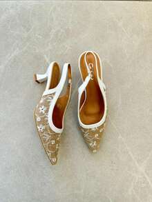 High Heels With Elegant, Vintage Chinese Style, Modern Embroidered Design - White - View 2