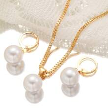 New Style Pearl Earrings And Necklace For Women