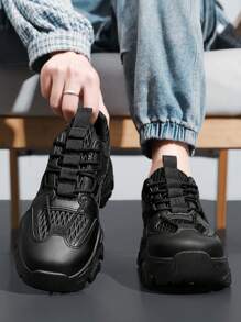 2025 Nuove scarpe da uomo versatili, dal design di nicchia, scarpe sportive e casual, con lacci, da esterno di grandi dimensioni, con suola spessa rialzante, antiscivolo e resistenti all'usura, scarpe sportive chunky, scarpe casual sportive alla moda e versatili