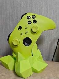 크리스털 모양의 비디오게임 컨트롤러 디스플레이 스탠드