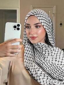 优质雪纺头巾，黑白几何印花 - 一体式女士百搭头巾，加长休闲装，适合所有季节 - 白色 - 查看 2