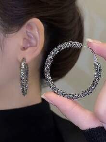 1 件奢华全水钻环形耳环，优雅时尚的环形耳环