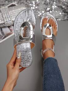 Women's Round Ring Gold-Decorated Buckle Open-Toe Flat Sandals Summer Vacation-Inspired Lightweight Fashion Flats Women's Thong Sandals Metal Buckle-Adorned Comfortable Flat Beach Sandals - Silver - View 1