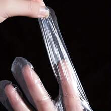 100/200 只一次性手套 - 高品质、抗撕裂 PE 塑料，适用于烹饪、清洁、烧烤、厨房和户外使用、烧烤必需品、厨房手套。