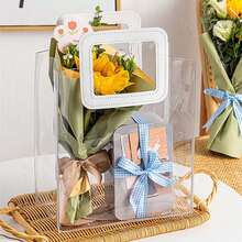 10 个重型透明 PVC 礼品袋（带手柄） - 可重复使用，非常适合新娘送礼会、青年送礼会、婚礼礼物和购物跳跃婚礼、生日、婚礼、订婚周年纪念派对宴会茶会婚礼精致工艺时尚搭配夏威夷（无发夹）装饰房子卧室装饰生日婚礼拍摄道具生日派对礼物随附礼品袋透明手提袋 - 彩色 - 查看 9