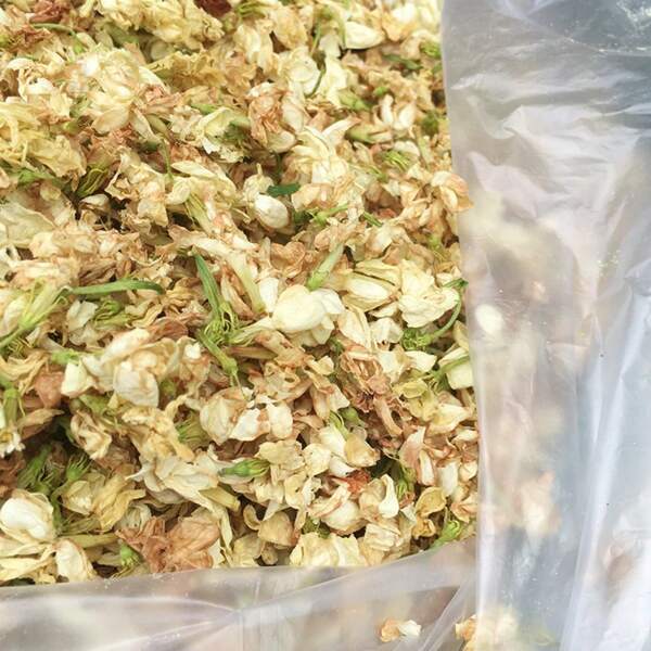 1 件/30 克干茉莉花，可用于制作蜡烛、肥皂装饰、添加香味，适用于节日装饰、客厅、卧室、办公室等所有场合的装饰
