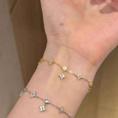 1 Vòng tay đơn giản hình cỏ bốn lá bằng bạc nguyên chất 925 dành cho nữ Vòng tay sang trọng nhẹ nhàng tạo cảm giác cao cấp Quà tặng trang sức cao cấp Quà tặng tiệc Quà tặng sinh nhật Quà tặng hẹn hò thiết yếu