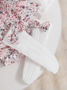 春夏女婴三件套：可爱短袖连体衣、碎花发带和蝴蝶结袜子 - 白色 - 查看 5