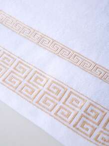1pc Thin Bath Towel, Variety Of Colors, Minimalist Jacquard Plaid Pattern, Rectangular 70*140cm Adult Unisex Swimwear, Bathing, Wrapping Towel Or 34*74cm Hand Towel, 34*34cm Handkerchief, Quick-Drying, Absorbent, Soft, Suitable For Bathroom, Kitchen, Travel, Holiday Gift, Gym, Beach, Hotel, Salon, Outdoor