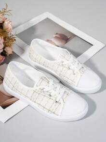 女士时尚滑板鞋，白色豹纹拼色系带低帮厚底运动鞋，休闲百搭户外运动鞋