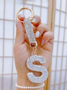 Llavero con letra del alfabeto adornado con rhinestones brillantes - Colgante de cristal de la suerte, accesorio de aleación brillante para bolsos y mochilas - Regalo perfecto para cumpleaños y ocasiones especiales, llavero, anillo, accesorio para bolso, mochila, coche, pendiente para mujeres y niñas, accesorios para billetera y bolso, letra inicial del alfabeto de la A a la Z