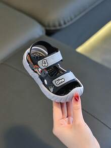 1 Pair Boys' Cartoon Design Casual Hook And Loop Flat Sandals, Cute For Summer