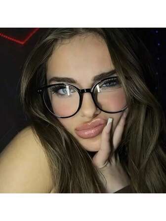 A Pair Of Women's Plastic Frame Rivet Square Large Frame Details Street Glasses