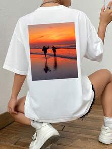 定制女士T恤 - 添加您的文字和照片（风景/徽章设计/情侣照/全家福/自拍/宠物照片），正面和背面均可印制，设计您专属的个性化印花T恤